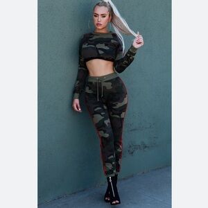 Pretty Little Thing Camo Sweatpants#